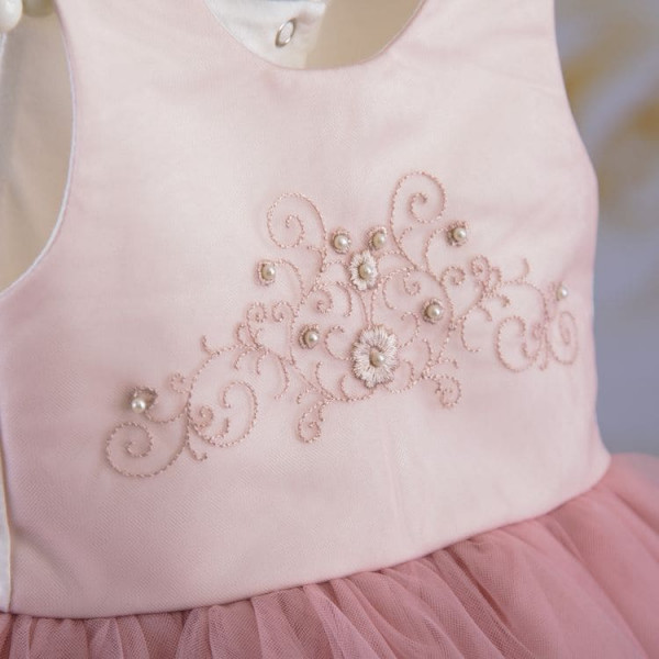 Nel's elegant dress