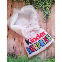 Kinder envelope is white