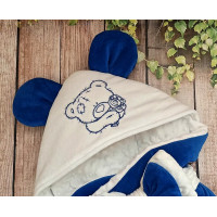 Teddy's envelope is blue